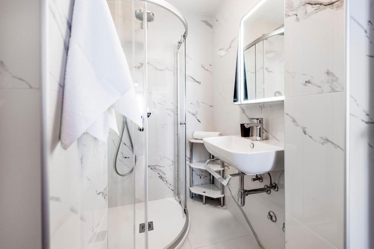 Guesthouse Santin Ровинь Экстерьер фото